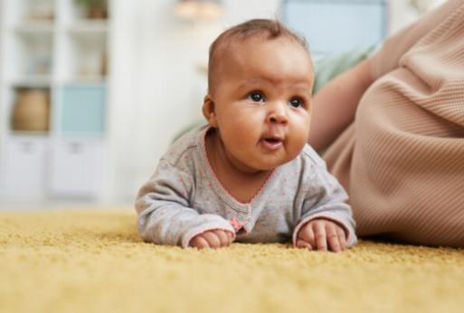 Vauvasta taaperoksi: Muuttuvat unisyklit ja niiden soveltaminen
